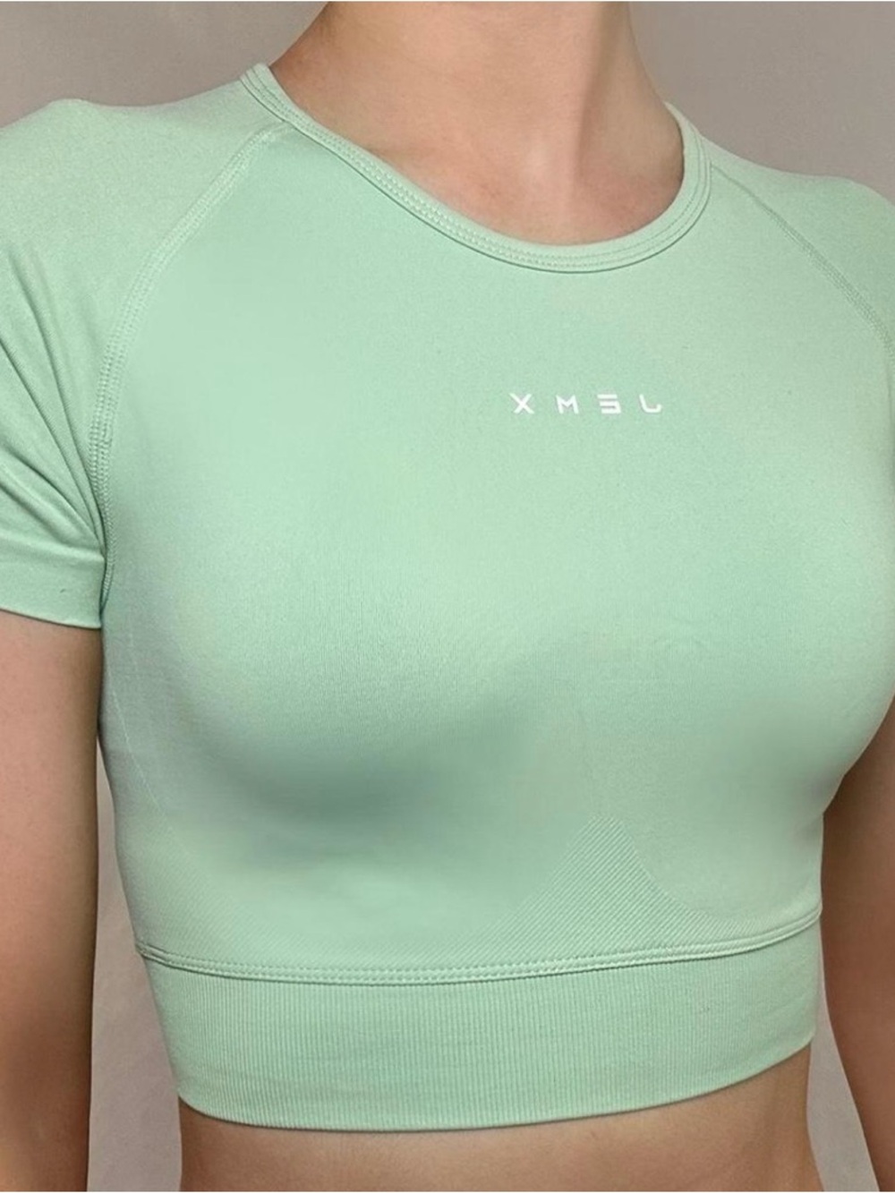 Seamless Mint Green Crop Top with Short Sleeves
